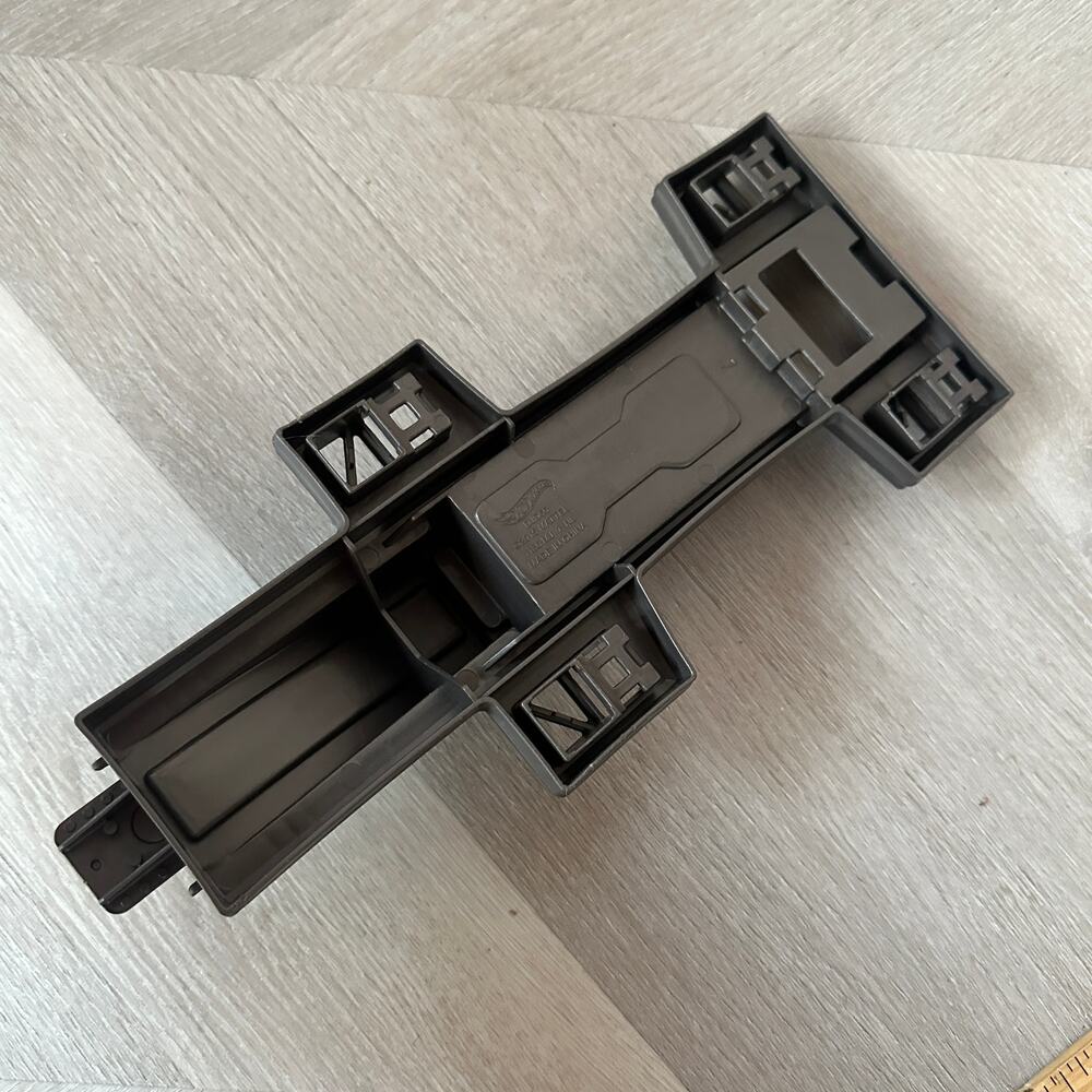 Hot Wheels DJD66 Track Builder System Lift & Launch Replacement Part Base Piece - Picture 3 of 6